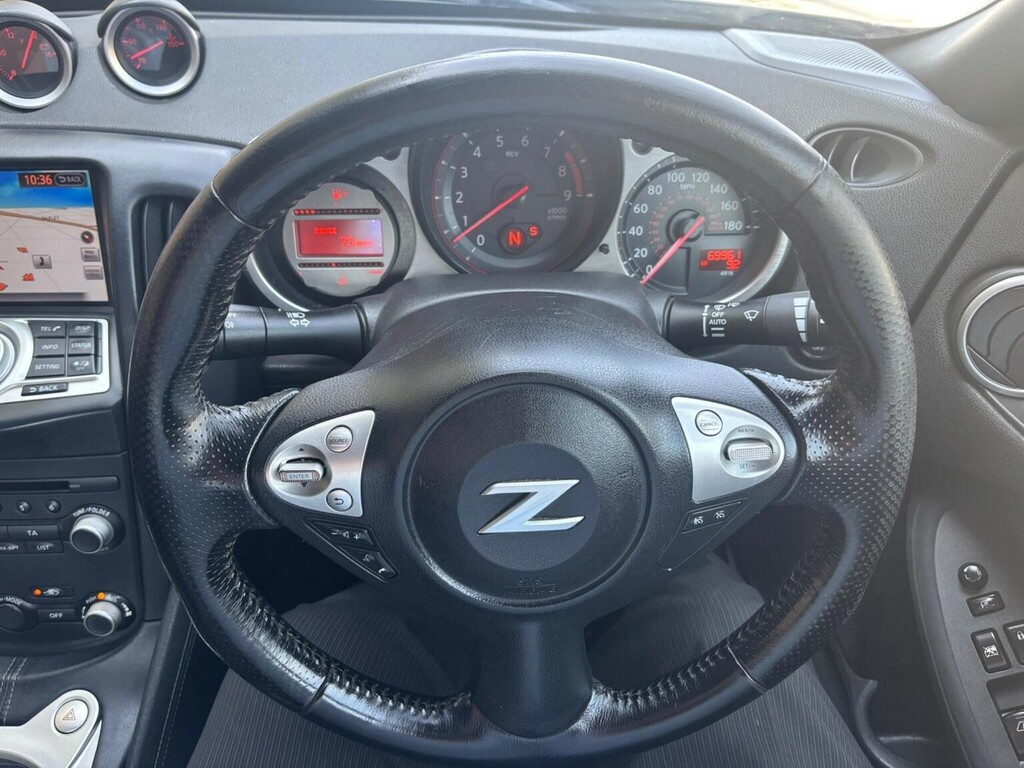 Nissan 370Z Z White #26