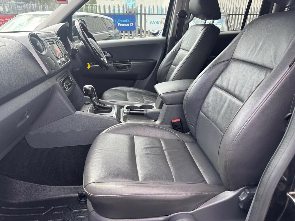 Volkswagen Amarok Black #17