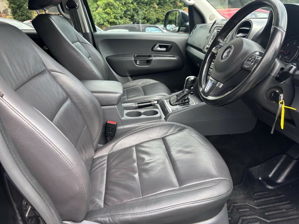 Volkswagen Amarok Black #11