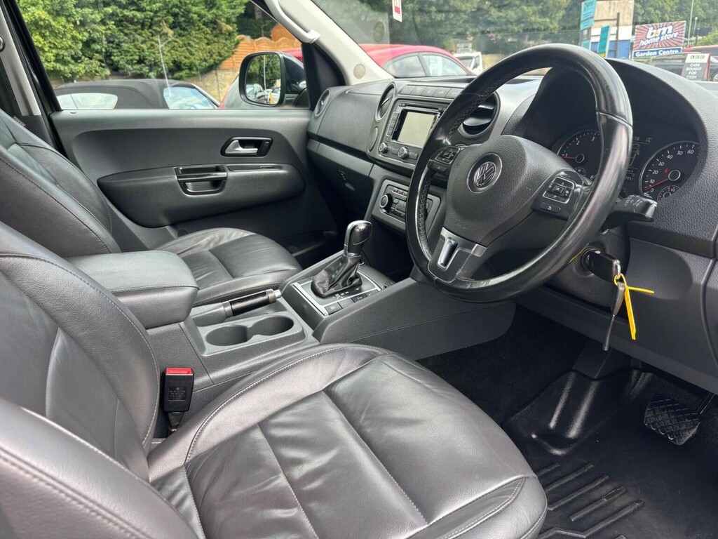 Volkswagen Amarok Black #10