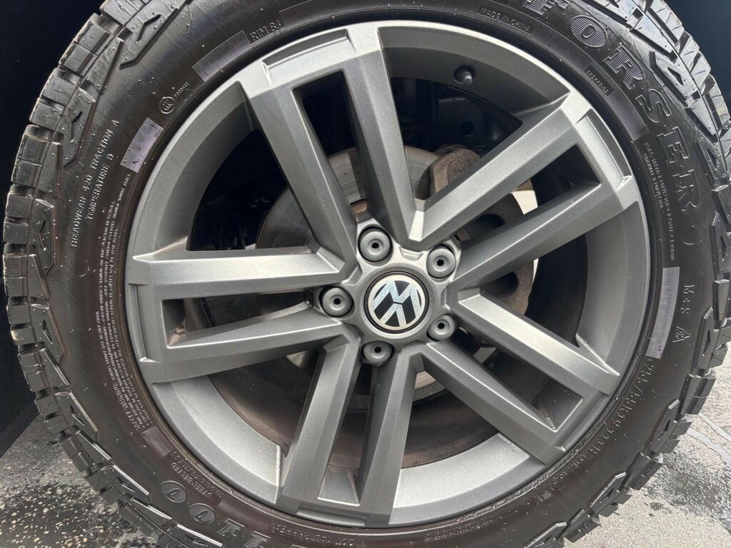 Volkswagen Amarok Black #19
