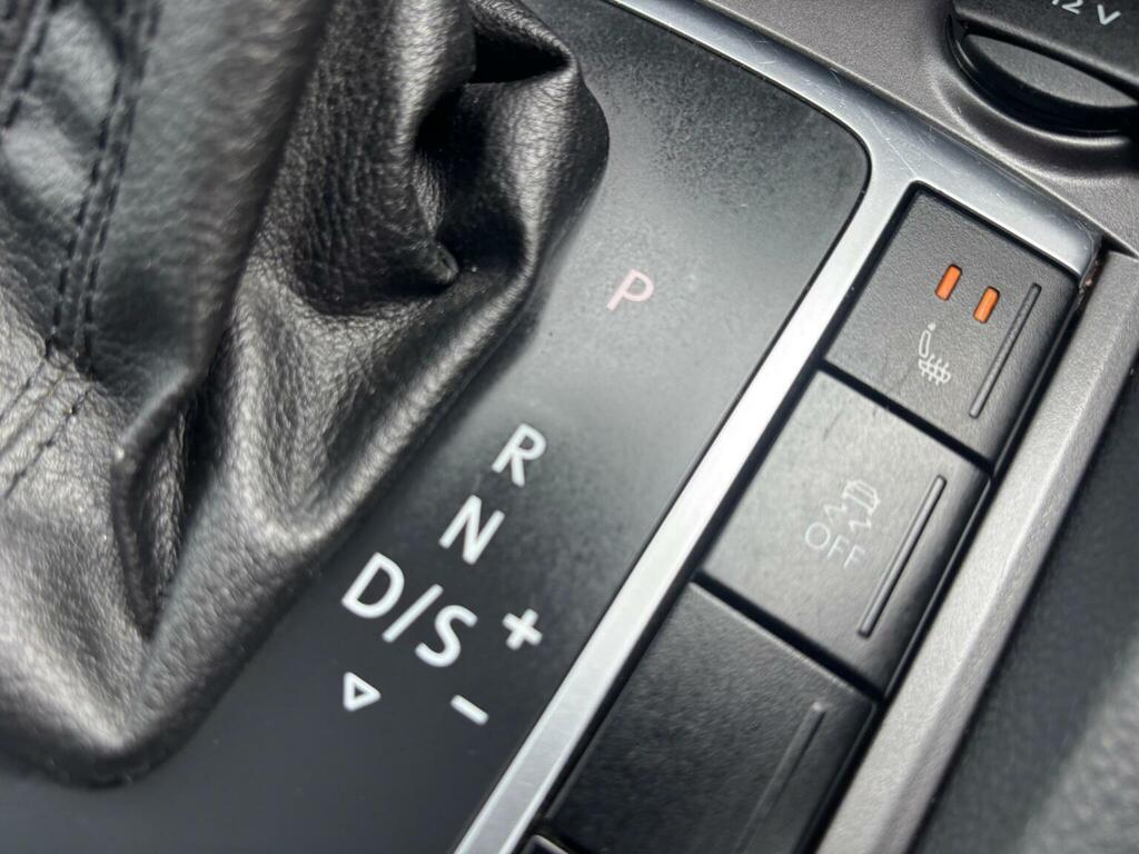 Volkswagen Amarok Black #22