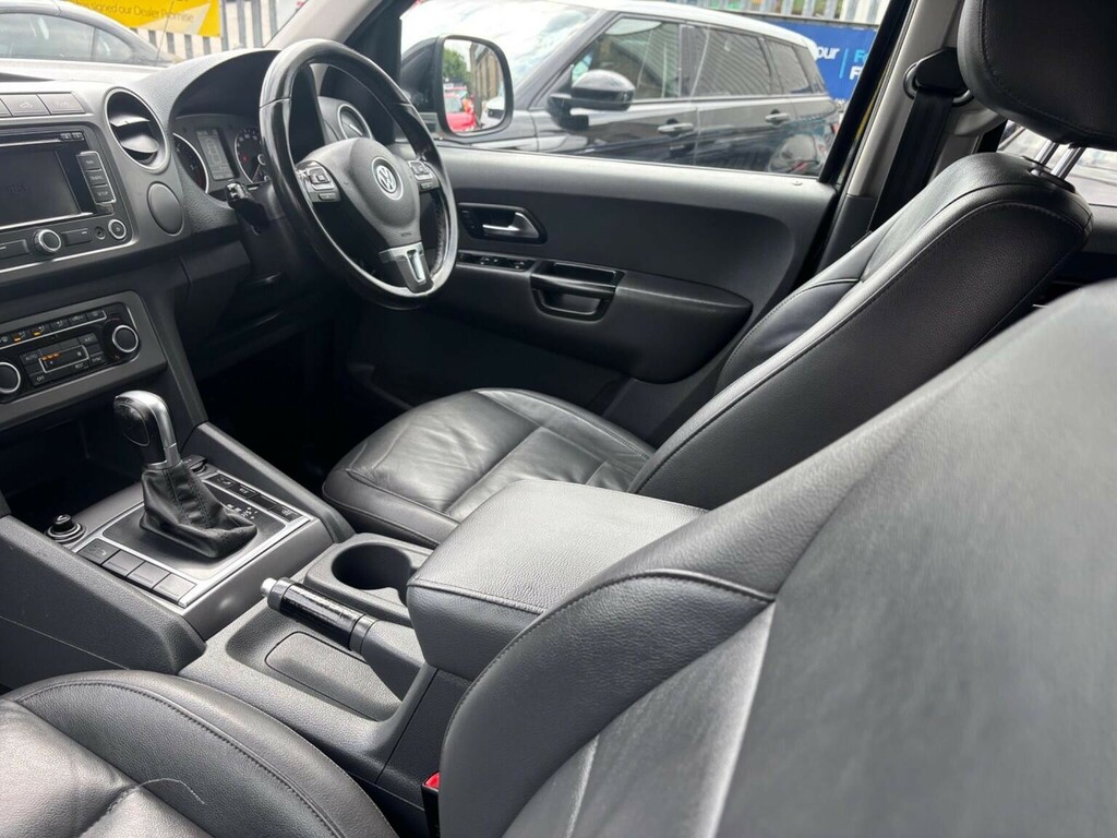 Volkswagen Amarok Black #12