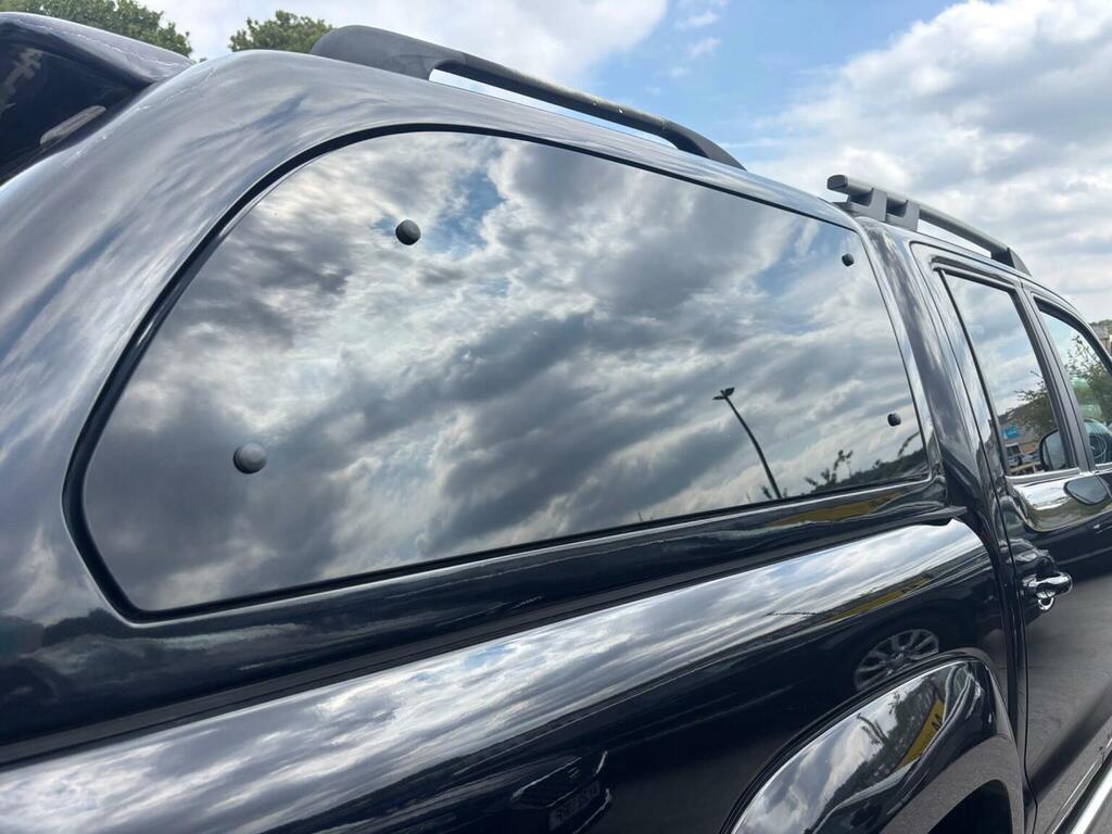 Volkswagen Amarok Black #32