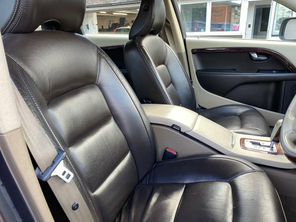 Volvo XC70 3.2L Se Lux Grey #4