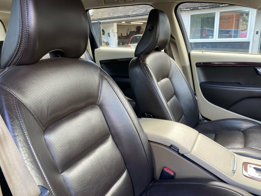 Volvo XC70 3.2L Se Lux Grey #2