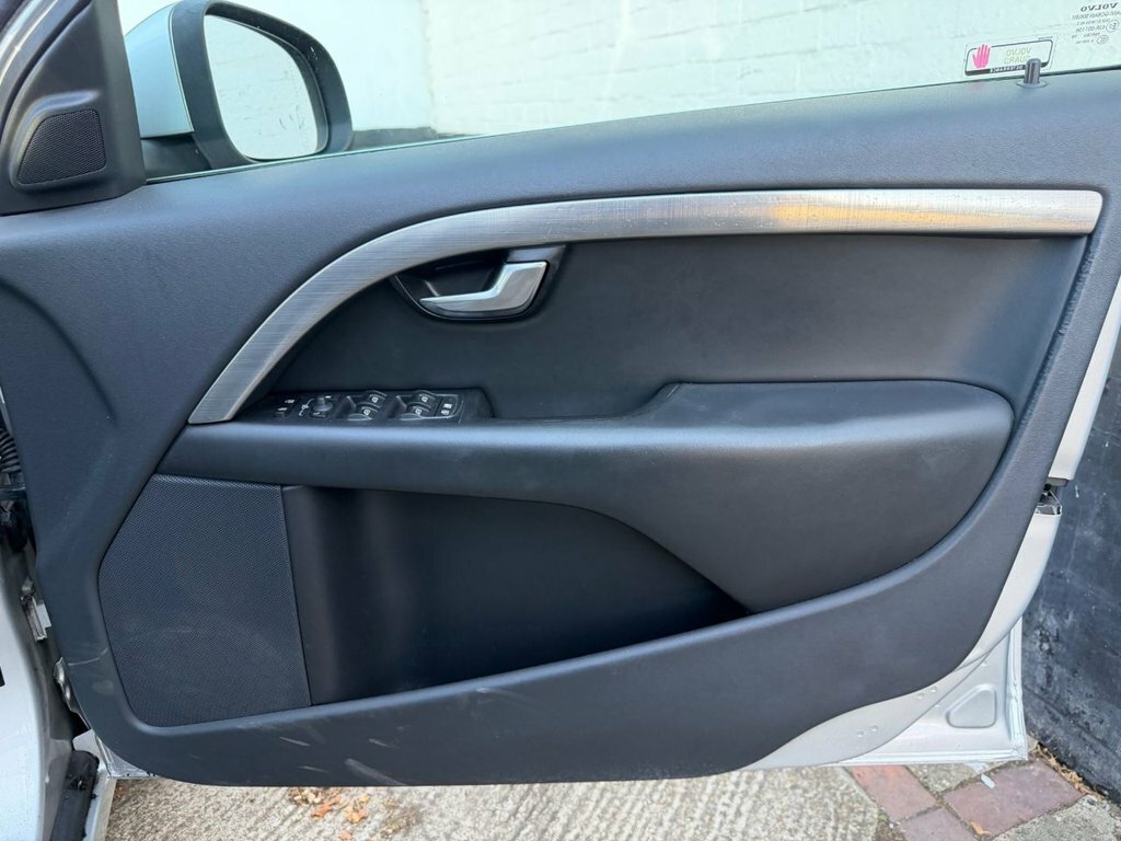 Volvo V70 2.5T Se Geartronic Euro Black #40