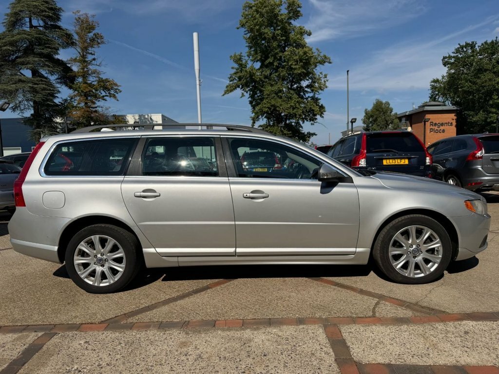 Volvo V70 2L Se Silver #3