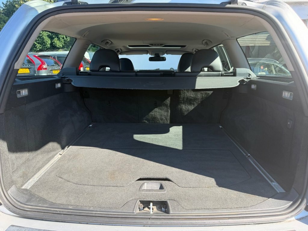 Volvo V70 2.5T Se Geartronic Euro Black #24