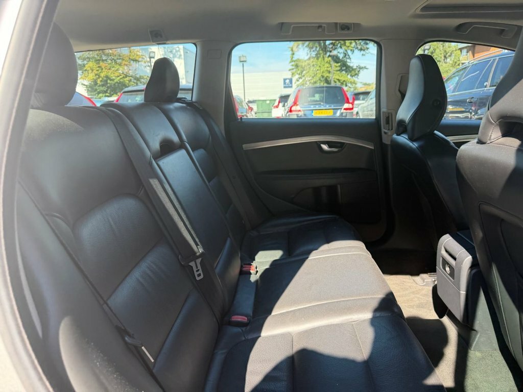 Volvo V70 2.5T Se Geartronic Euro Black #9