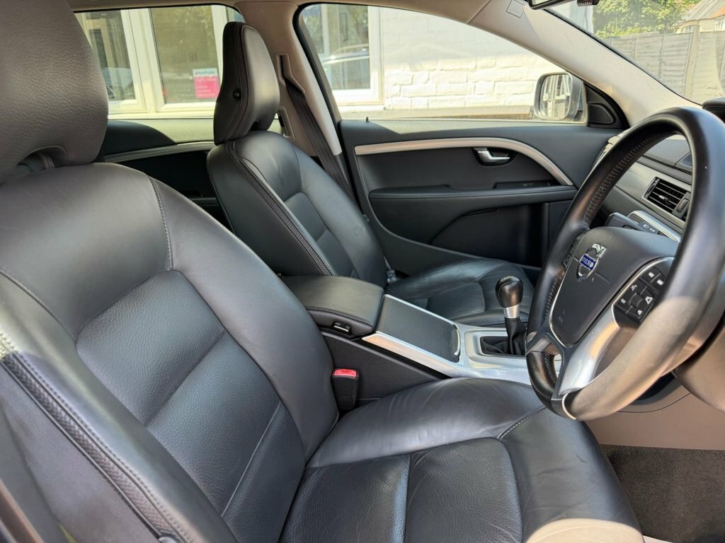 Volvo XC70 2.4L Se Nav Blue #4