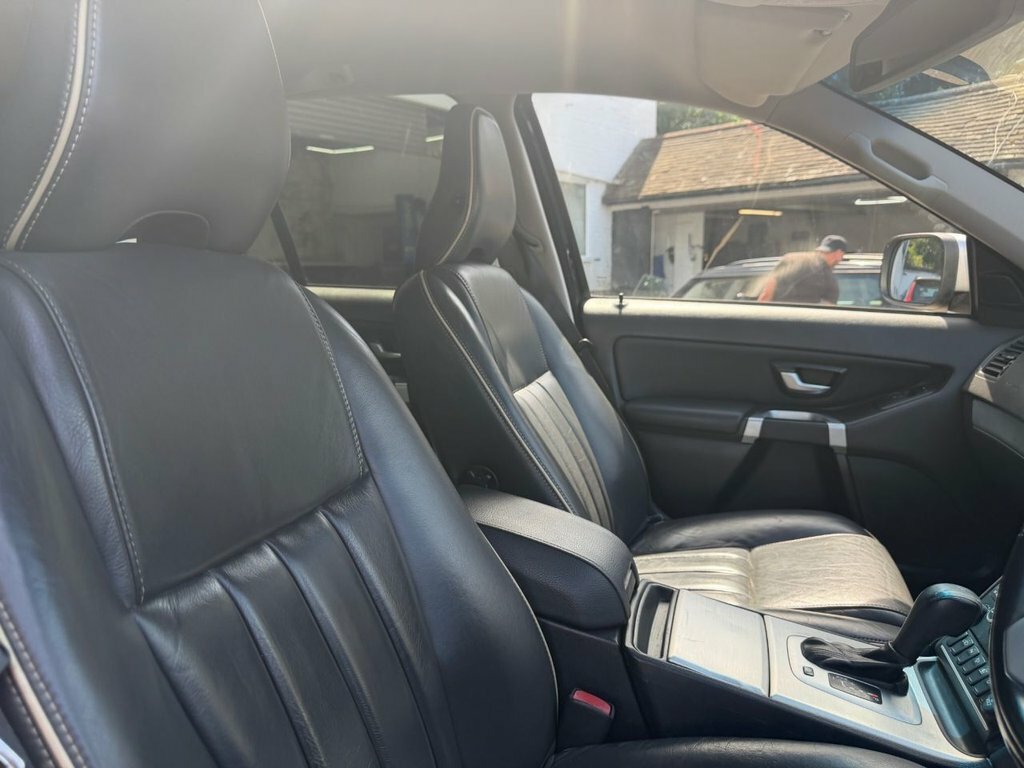 Volvo XC90 2.4L Se Lux KY64NNX Black #4