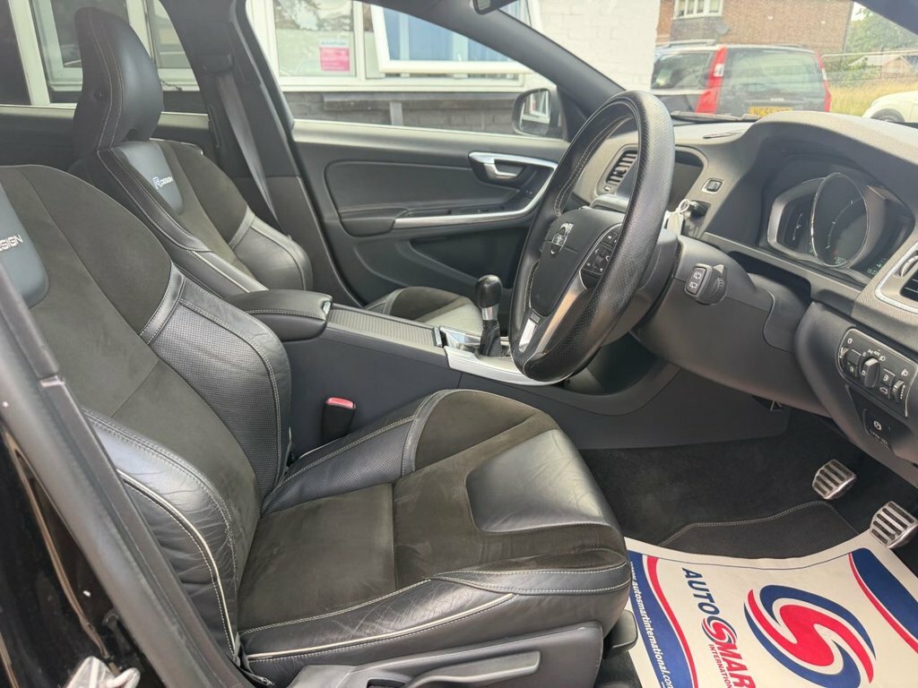 Volvo V60 2.4L R-design Nav Black #6