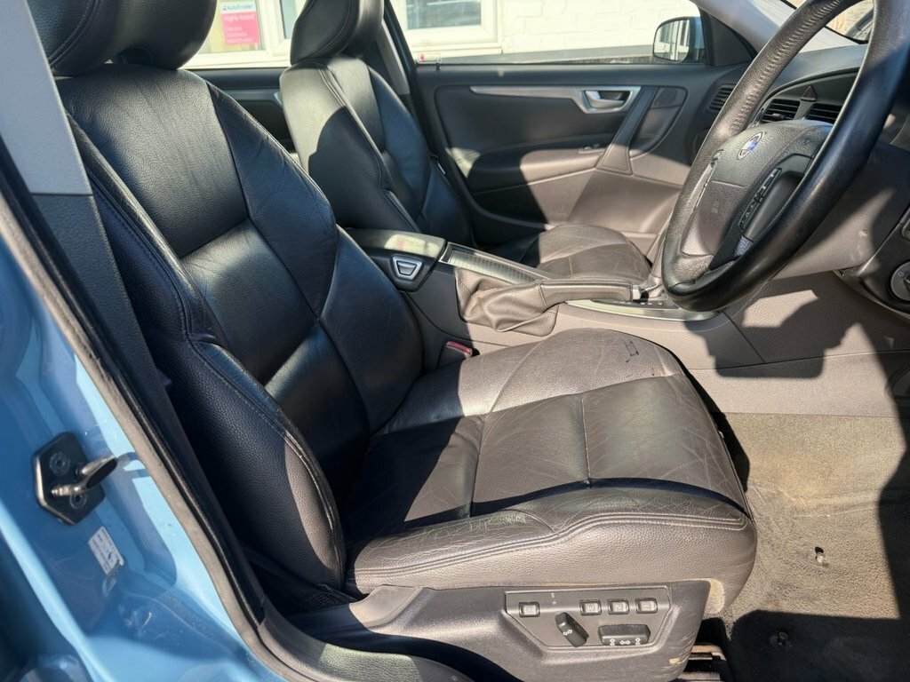 Volvo V70 2.4L Se Blue #4
