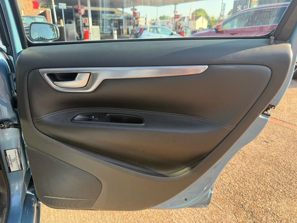 Volvo V70 2.4 S  #36