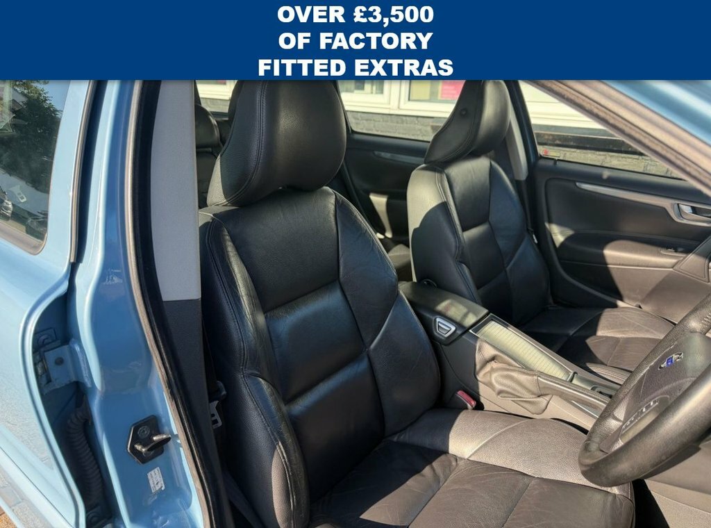 Volvo V70 2.4L Se Blue