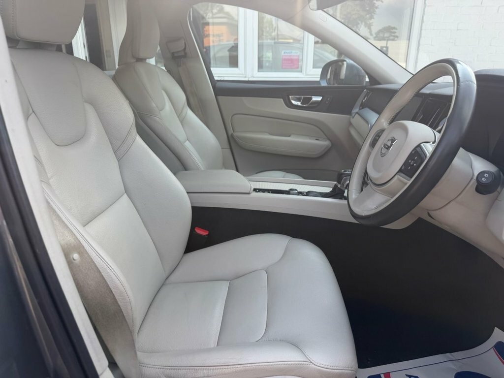 Volvo XC60 2L Momentum Pro YE68GDR Grey #6