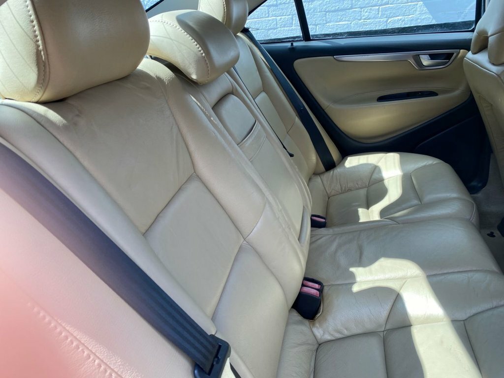 Volvo S60 Se D5 4-Door Grey #8