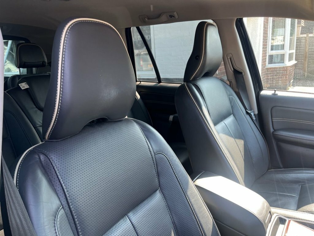 Volvo XC90 2.4 D5 Se Lux Awd 200 Bhp Silver #3