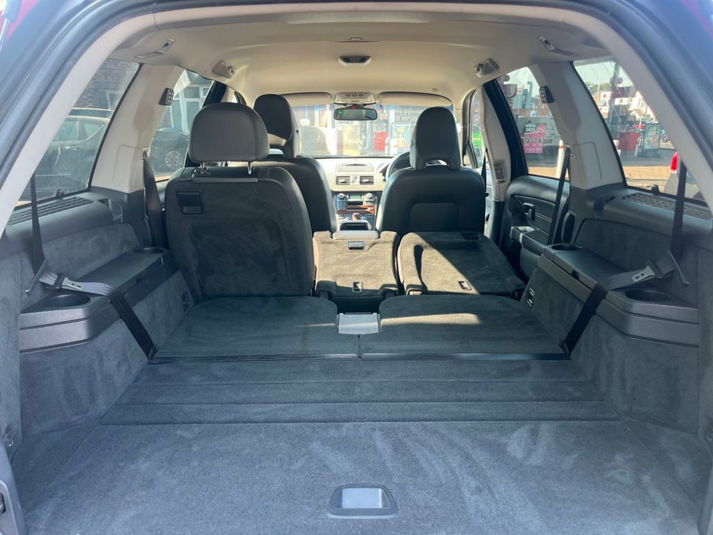 Volvo XC90 2.4 D5 Se Lux Awd 200 Bhp Silver #23
