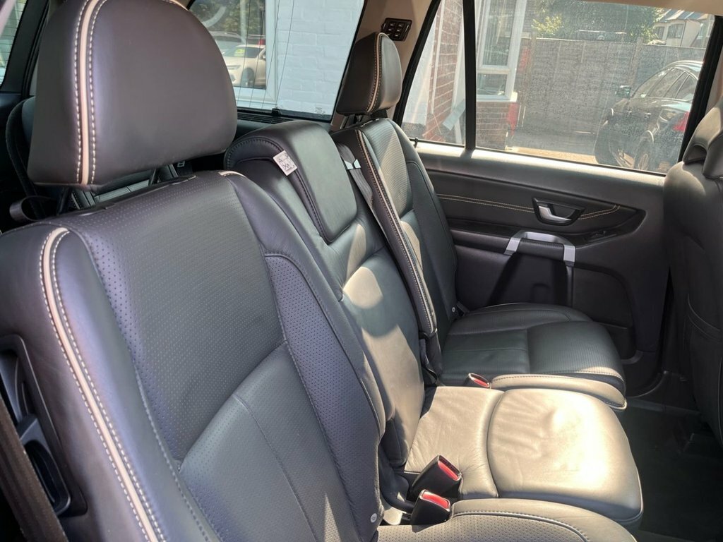 Volvo XC90 2.4 D5 Se Lux Awd 200 Bhp Silver #8