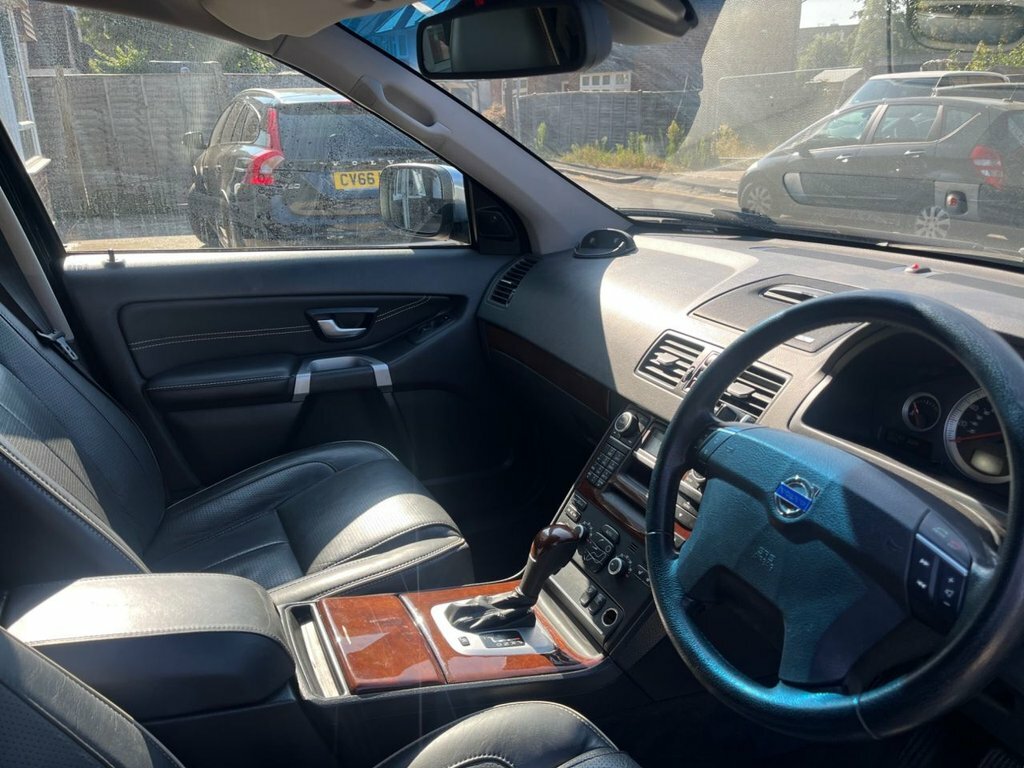Volvo XC90 2.4 D5 Se Lux Awd 200 Bhp Silver #5