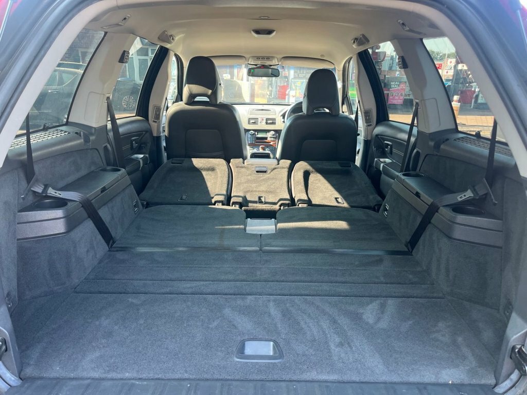 Volvo XC90 2.4 D5 Se Lux Awd 200 Bhp Silver #24