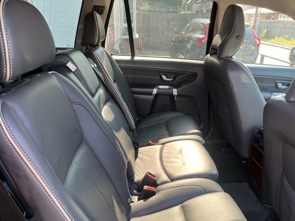 Volvo XC90 2.4 D5 Se Lux Awd 200 Bhp Silver #9