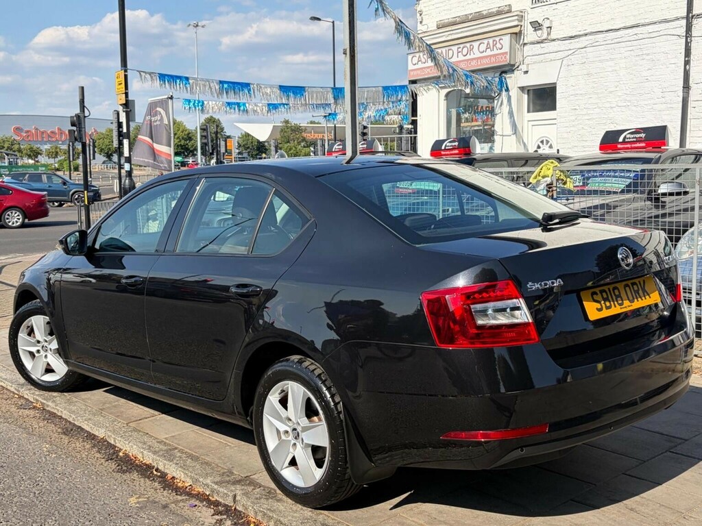 Skoda Octavia 1.0 Tsi Se Dsg Euro 6 Ss Black #4
