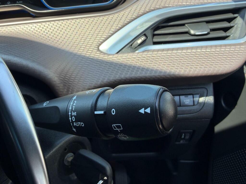 Peugeot 2008 Active Blue #45