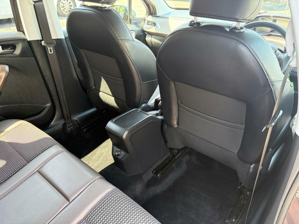 Peugeot 2008 Active Blue #58