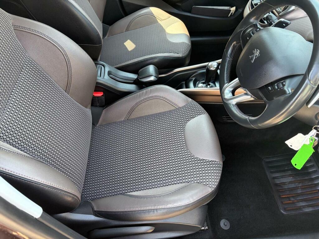 Peugeot 2008 Active Blue #37