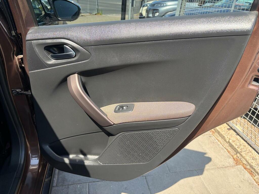 Peugeot 2008 Active Blue #62