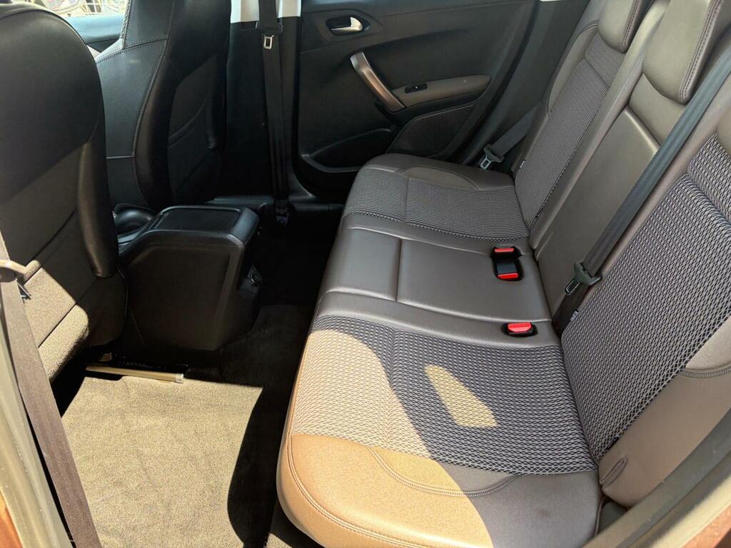 Peugeot 2008 Active Blue #69