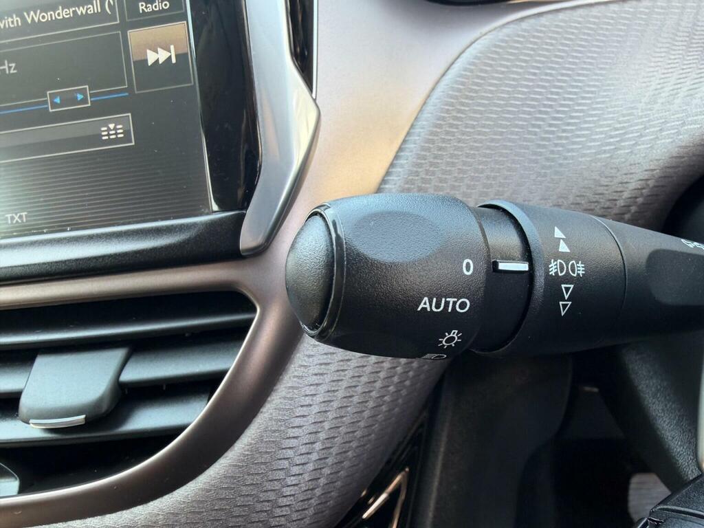 Peugeot 2008 Active Blue #46