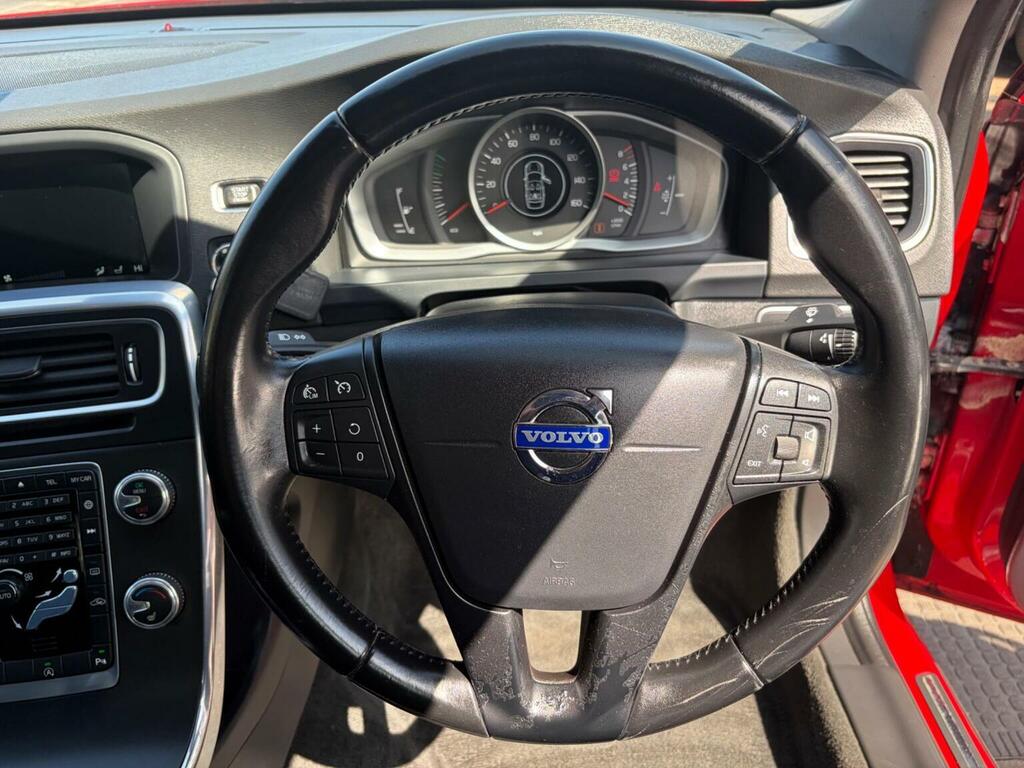 Volvo S60 2L R-design Lux Nav Red #40