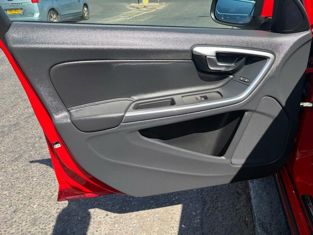 Volvo S60 2L R-design Lux Nav Red #82