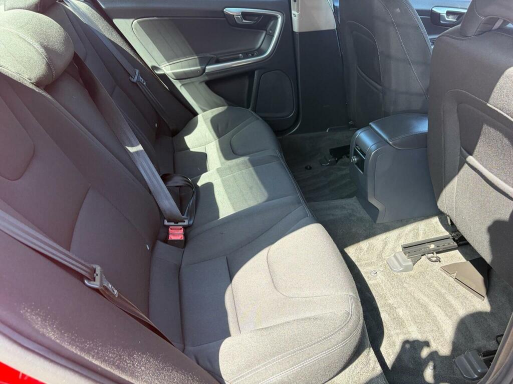 Volvo S60 2L R-design Lux Nav Red #58