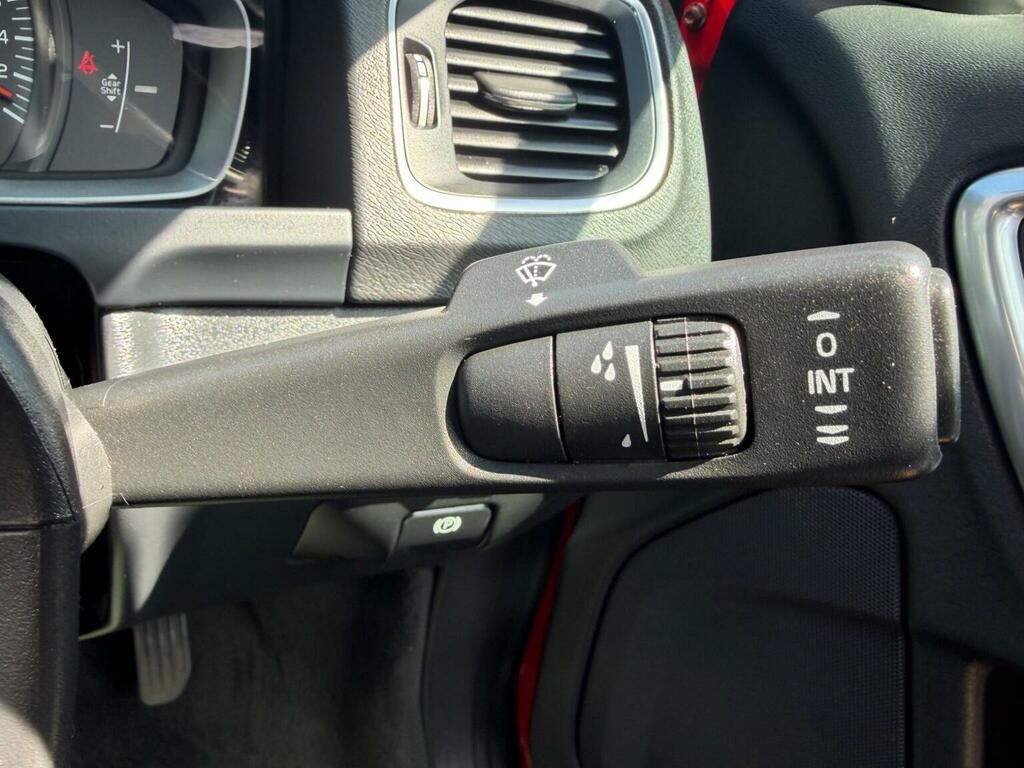 Volvo S60 2L R-design Lux Nav Red #44