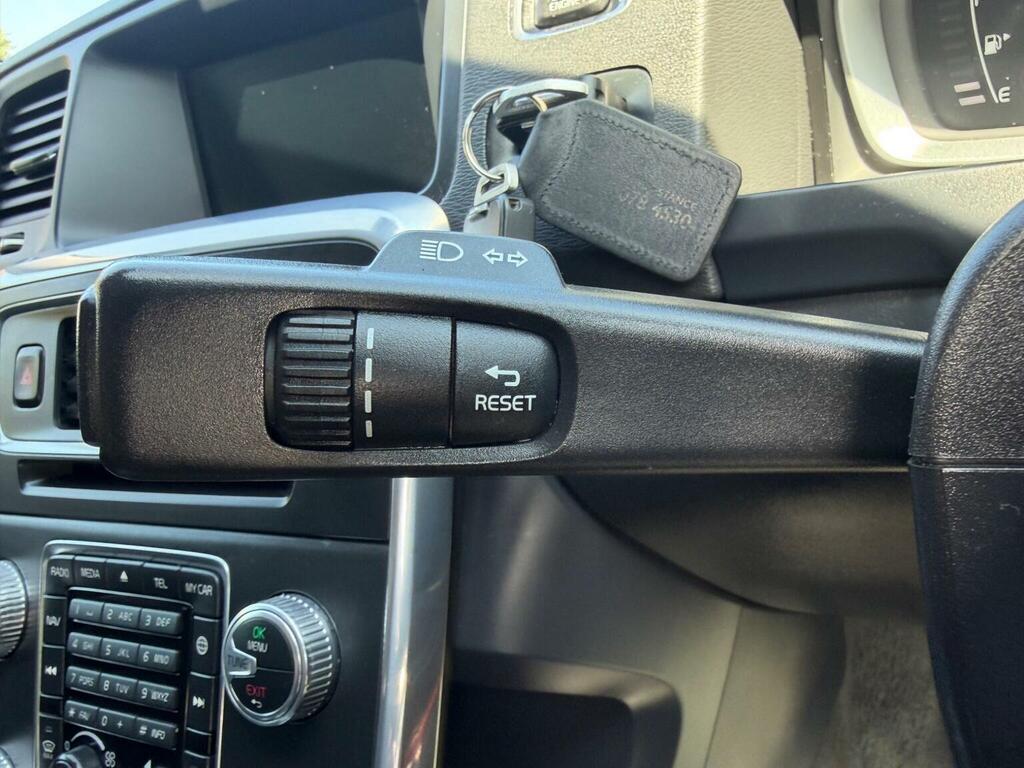 Volvo S60 2L R-design Lux Nav Red #45