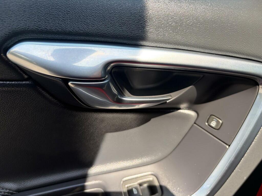 Volvo S60 2L R-design Lux Nav Red #73