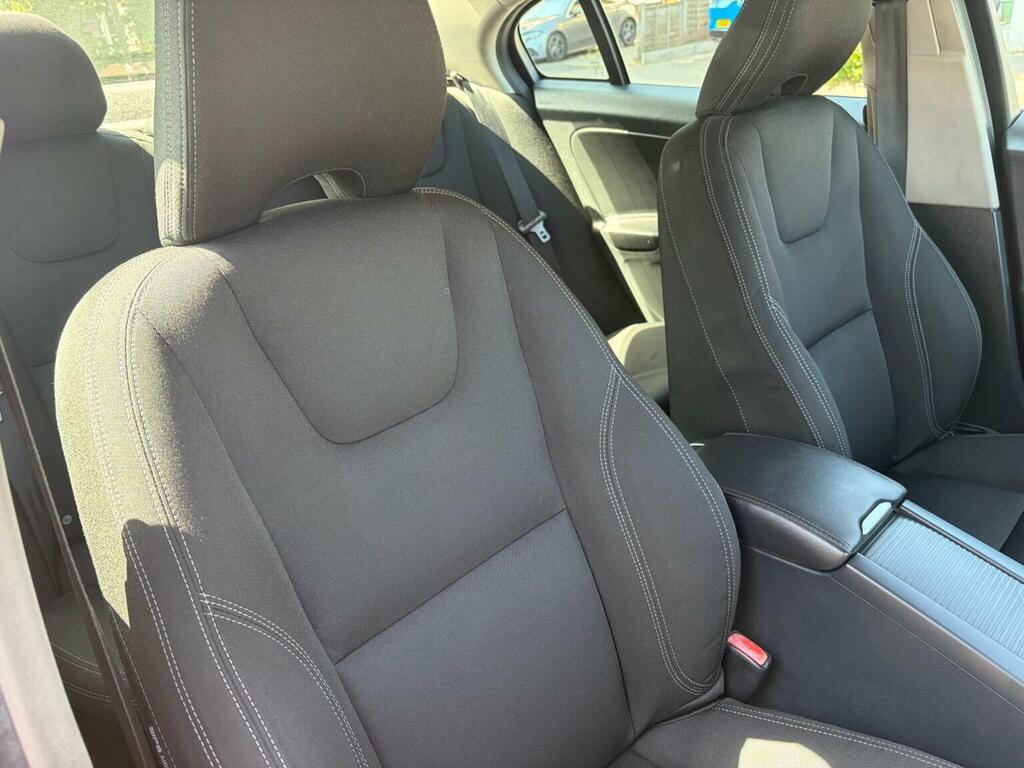 Volvo S60 2L R-design Lux Nav Red #39