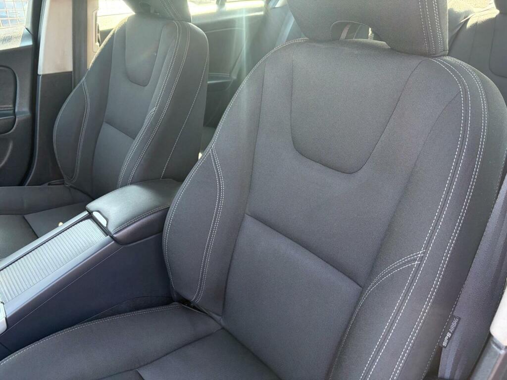 Volvo S60 2L R-design Lux Nav Red #75