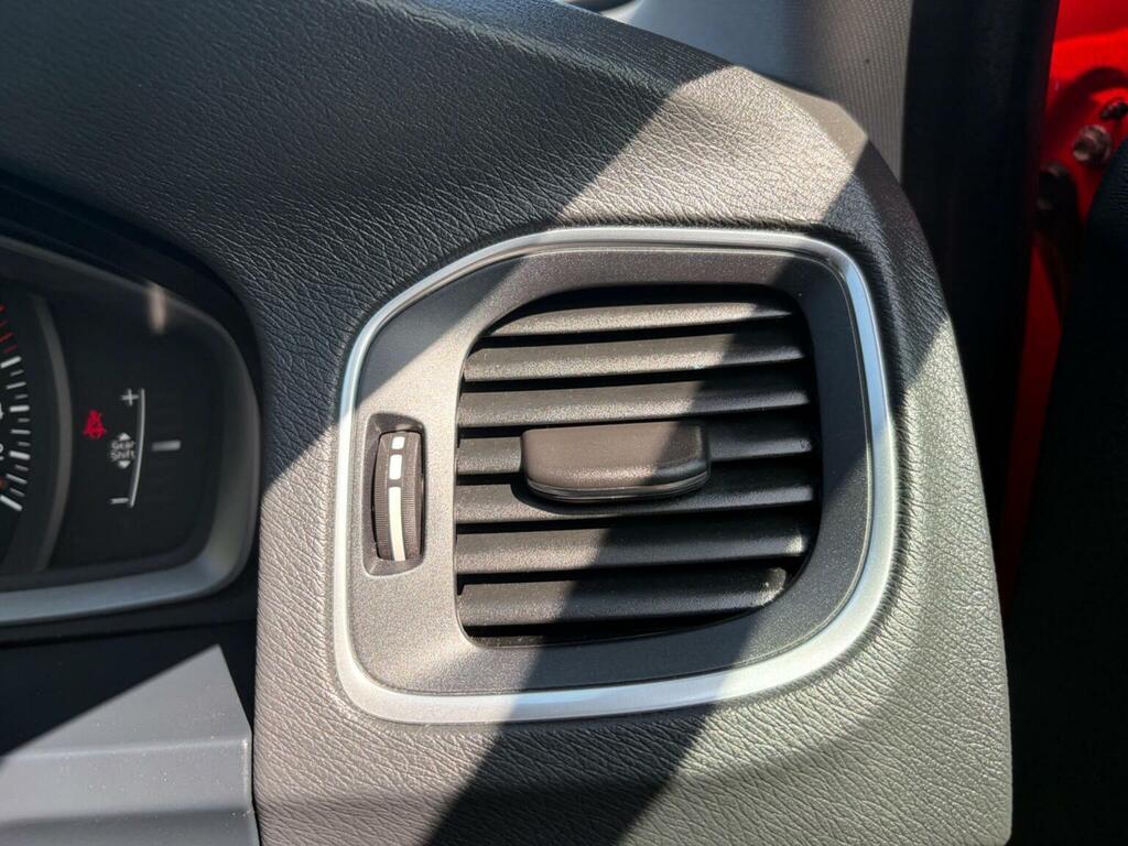 Volvo S60 2L R-design Lux Nav Red #47