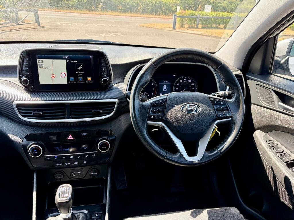 Hyundai Tucson 1.6 Gdi Se Nav Euro 6 Ss EY19YFF Silver #2