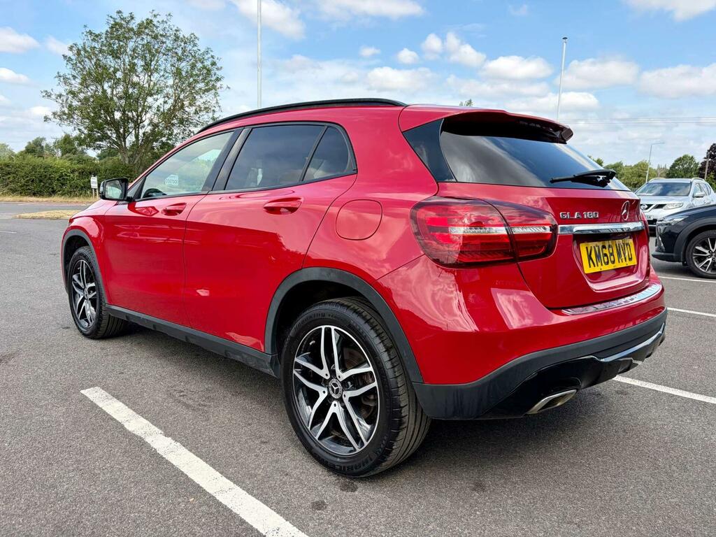 Mercedes-Benz GLA Class Urban Edition Red #6