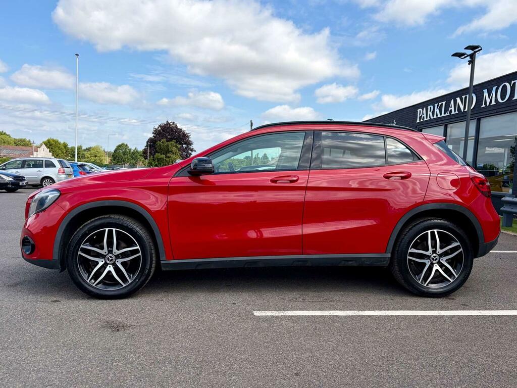 Mercedes-Benz GLA Class Urban Edition Red #5