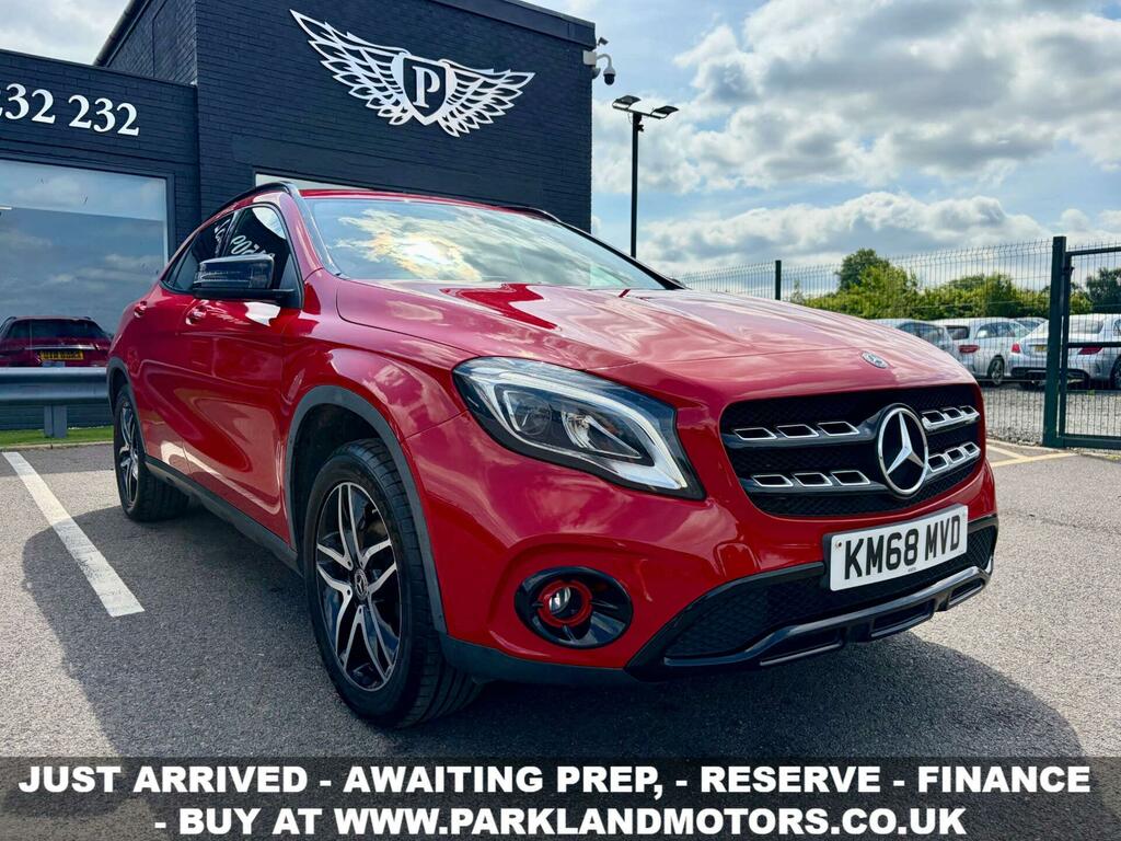 Mercedes-Benz GLA Class Urban Edition Red