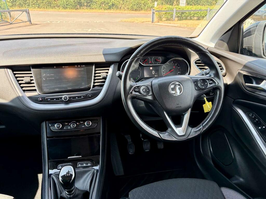 Vauxhall Grandland X Sport Nav Black #2