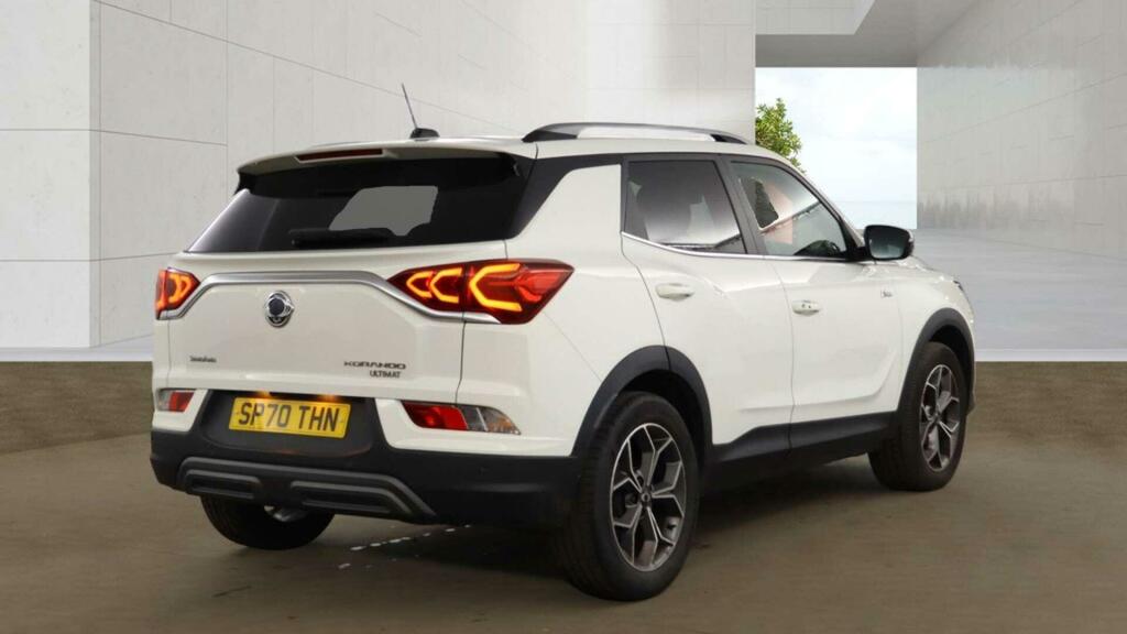 SsangYong Korando Ultimate White #4